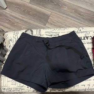 Lululemon Spring Break Away Black Cuffed Shorts 12